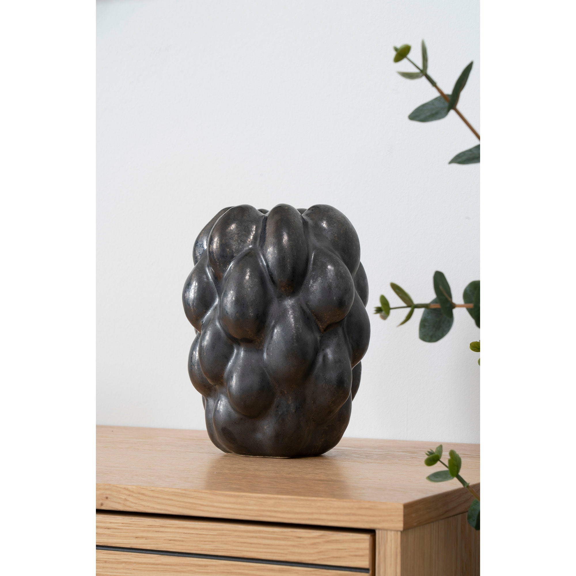 Vase “Soma” – Keramik, schwarz, 14 × 15 × 19 cm